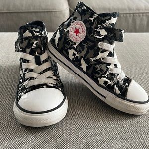 Toddler Shark Chuck Taylor All Star High Top Converse